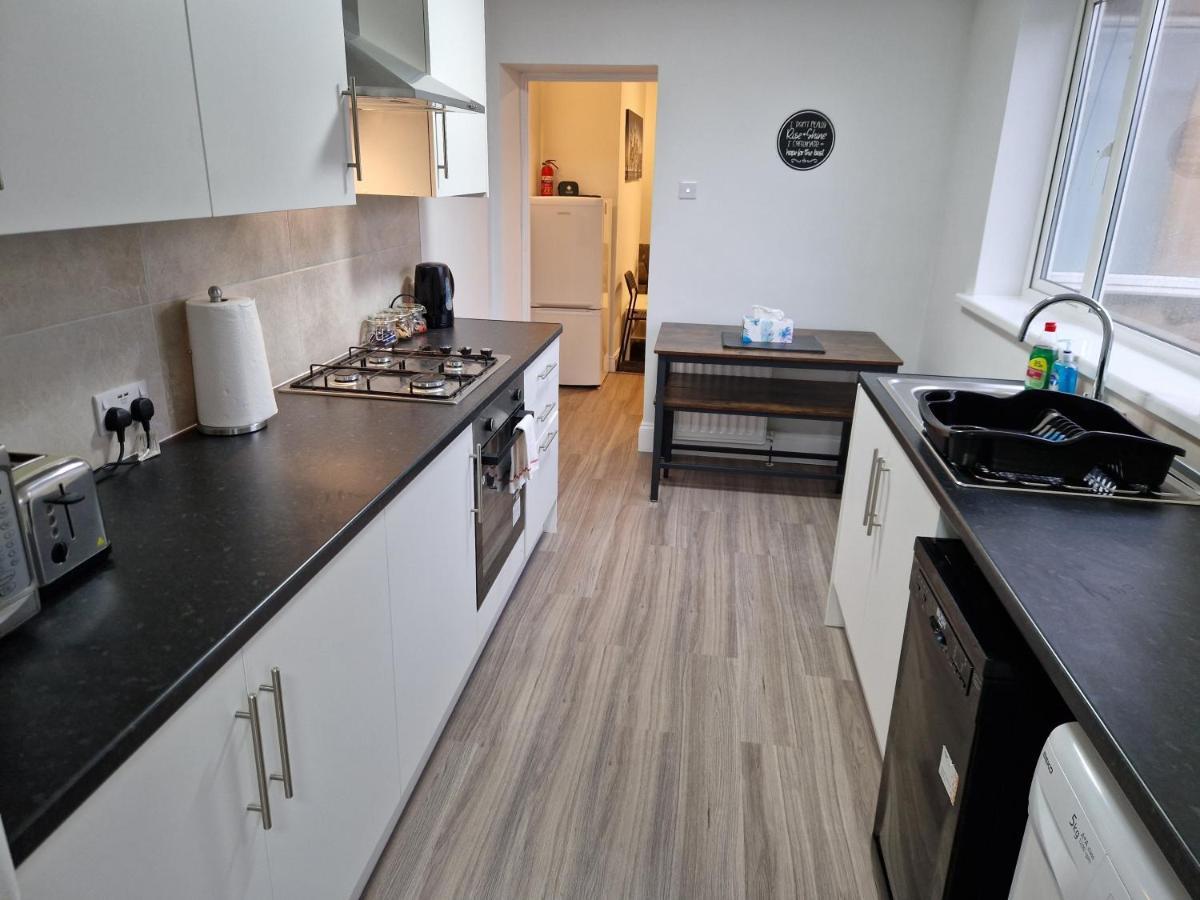 Birtley'S Diamond 3 Bed Apt, Sleeps 6 Guests Birtley  Exterior photo