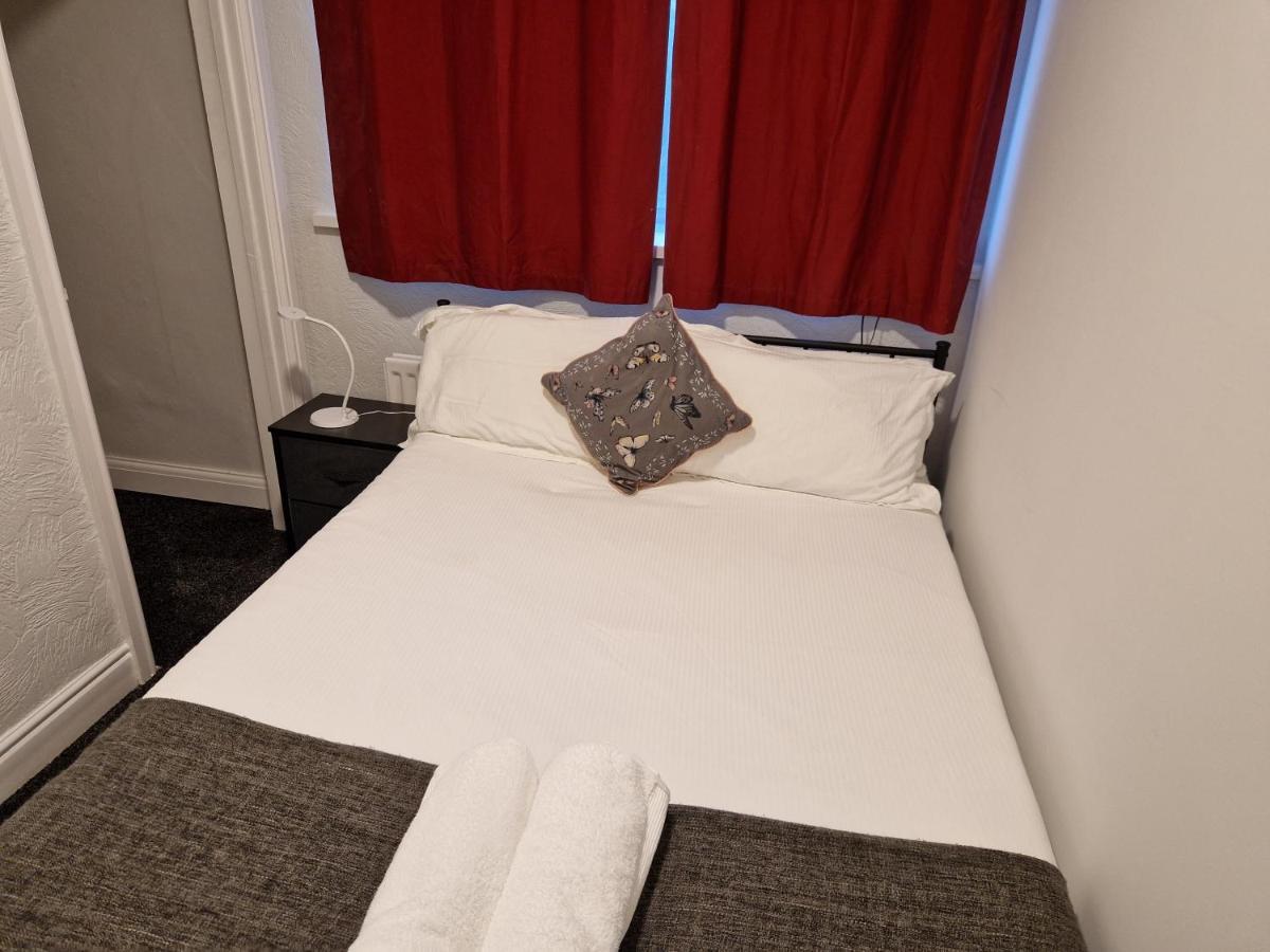 Birtley'S Diamond 3 Bed Apt, Sleeps 6 Guests Birtley  Exterior photo