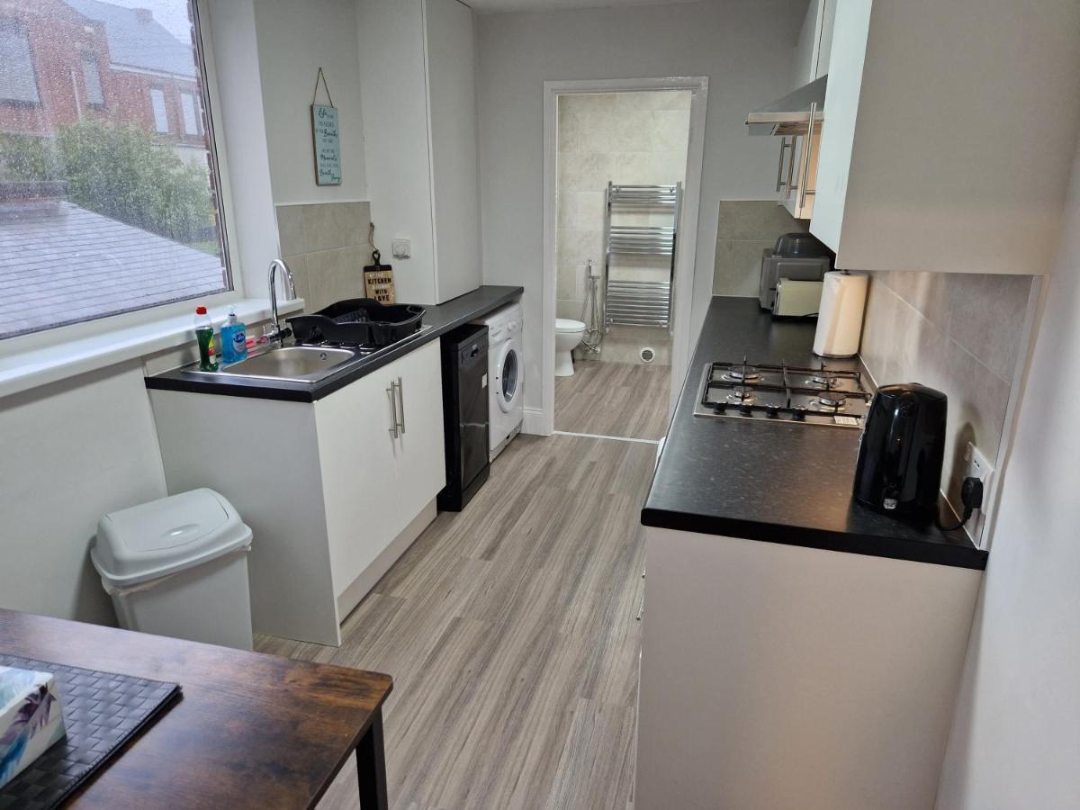 Birtley'S Diamond 3 Bed Apt, Sleeps 6 Guests Birtley  Exterior photo